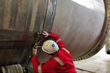 Arise Global's branch in UAE Blue Horizon Services performing PAUT inspection using Dual Matrix Array for heavy wall stainless steel vessel.